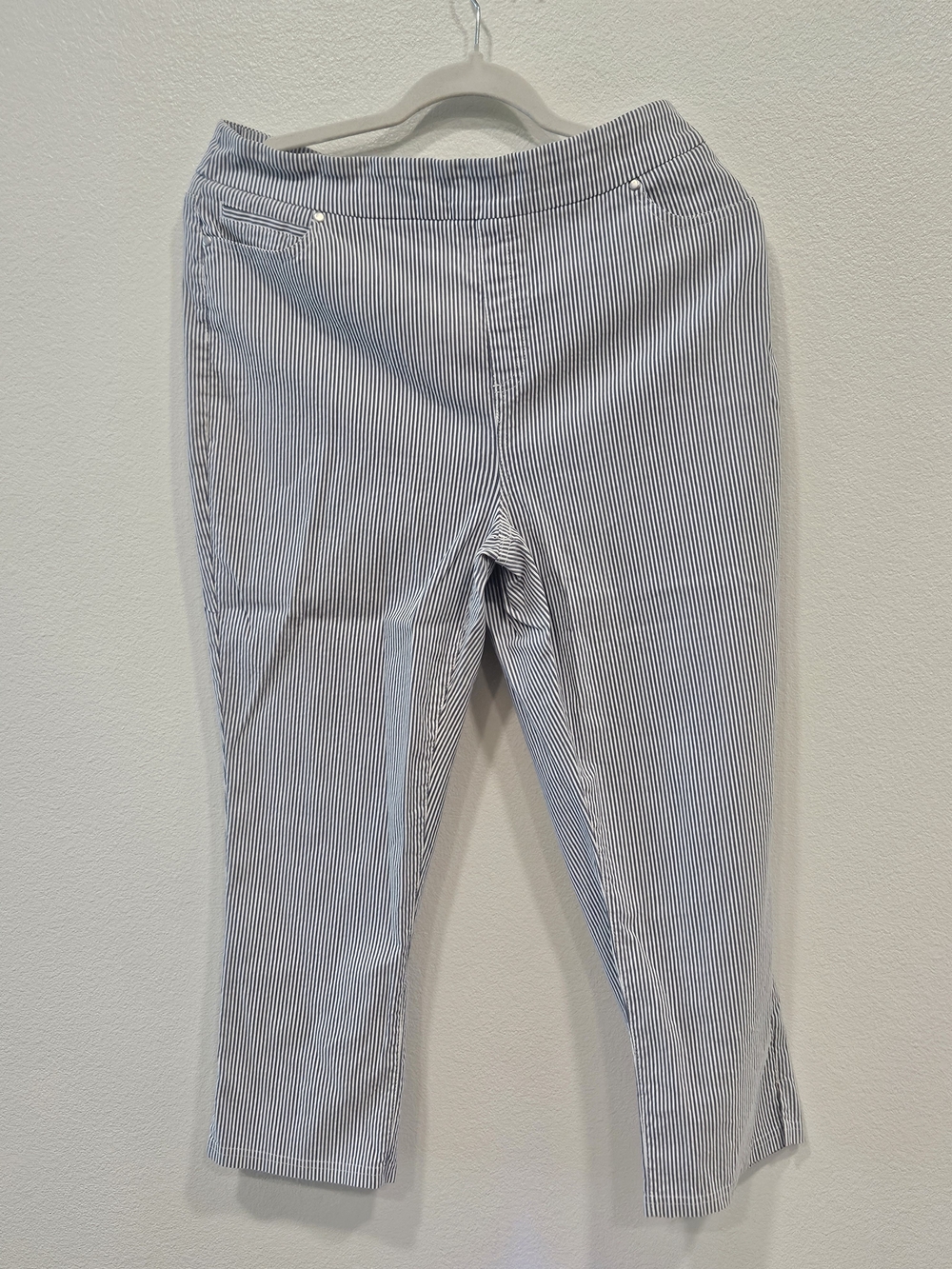 Mario Serrani Blue and White Pinstripe Cropped Jeans